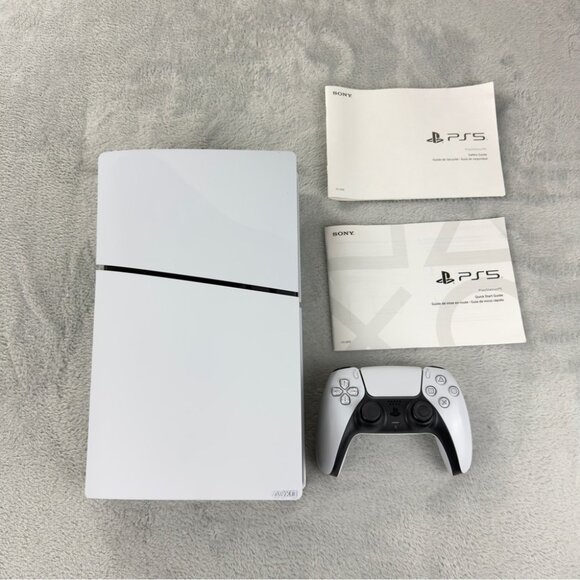 Sony Playstation 5 Digital Slim Console 1TB CFI-2015 Complete Box W/Controller - Picture 2 of 15